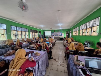 IHT Bulan Oktober 2024 (Pemanfaatan IT dalam Pembuatan Soal Literasi dan Numerasi)