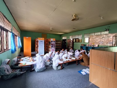 Kegiatan pembelajaran Seni Budaya oleh Bp. Hendra Cipta, S.Pd