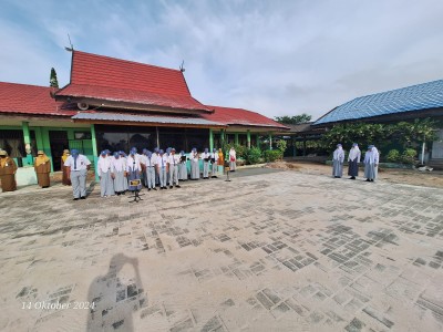 Upacara Bendera Hari Senin Bulan Oktober 2024
